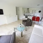 Exklusive Familienfreundliche Im Haus Aalbeek Apartment *